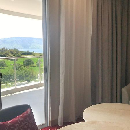 Labersa Hotel & Convention Center Samosir Sinapuran Extérieur photo