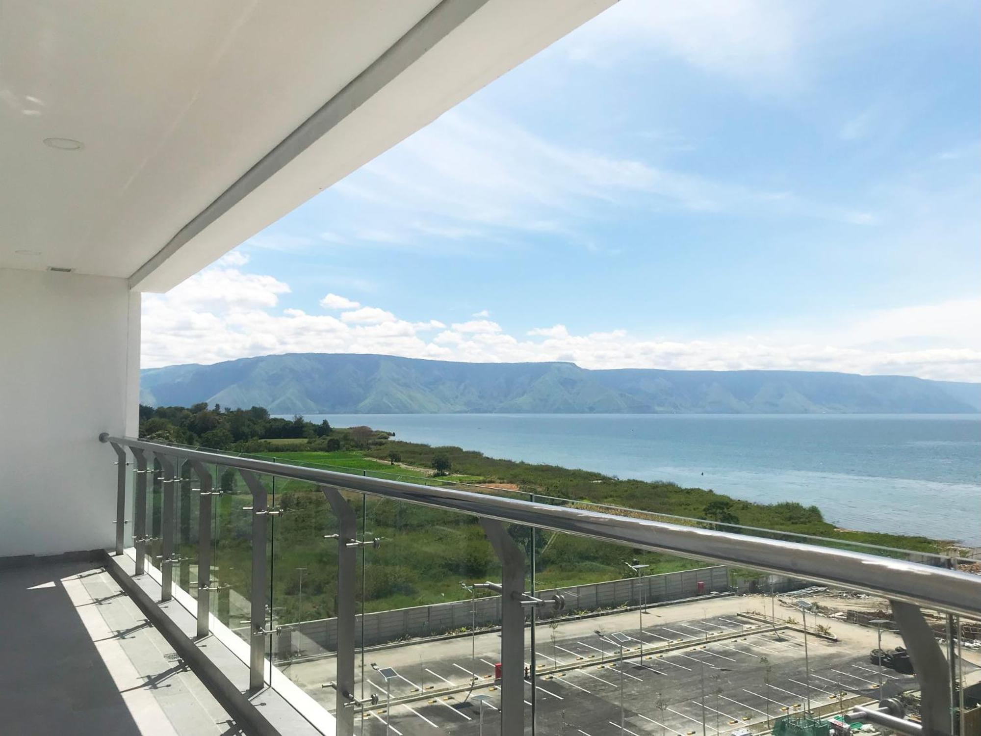 Labersa Hotel & Convention Center Samosir Sinapuran Extérieur photo