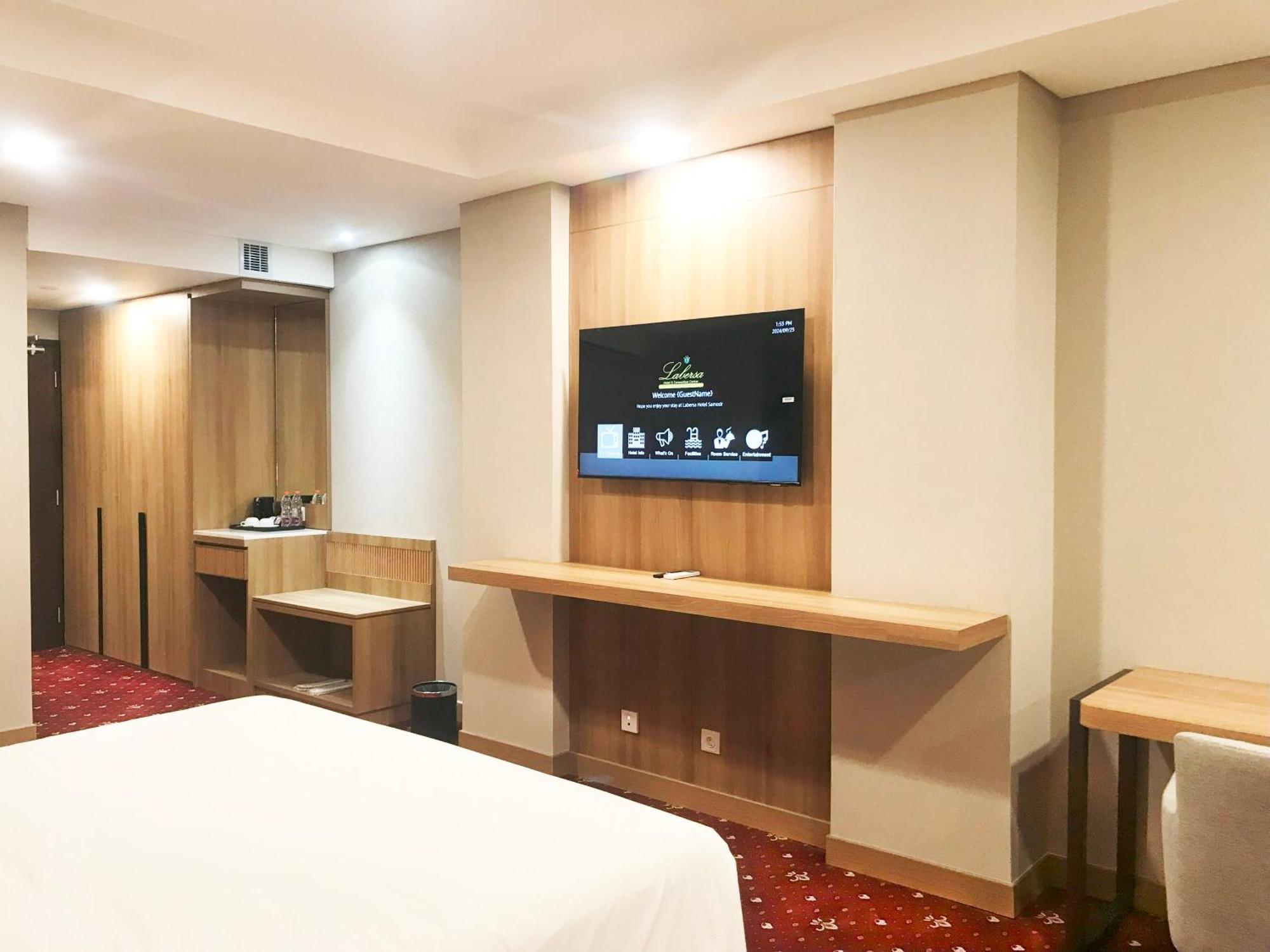 Labersa Hotel & Convention Center Samosir Sinapuran Extérieur photo