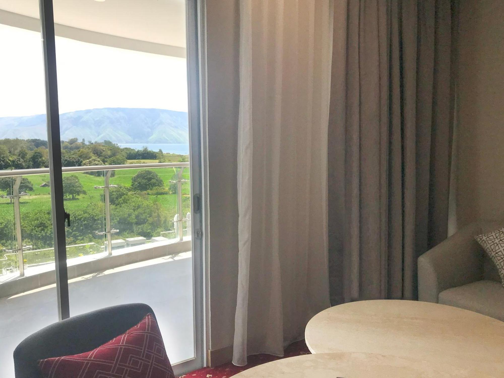Labersa Hotel & Convention Center Samosir Sinapuran Extérieur photo