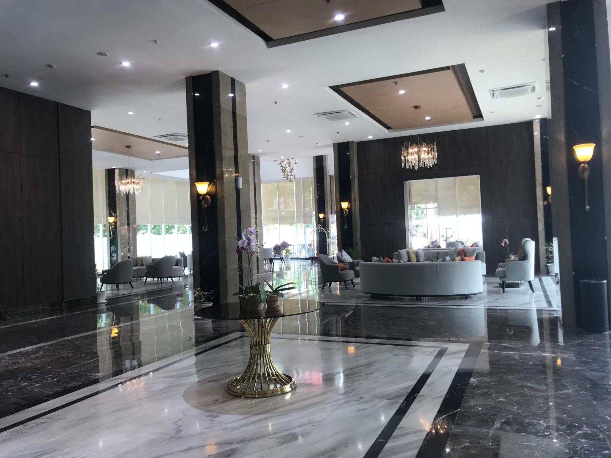 Labersa Hotel & Convention Center Samosir Sinapuran Extérieur photo