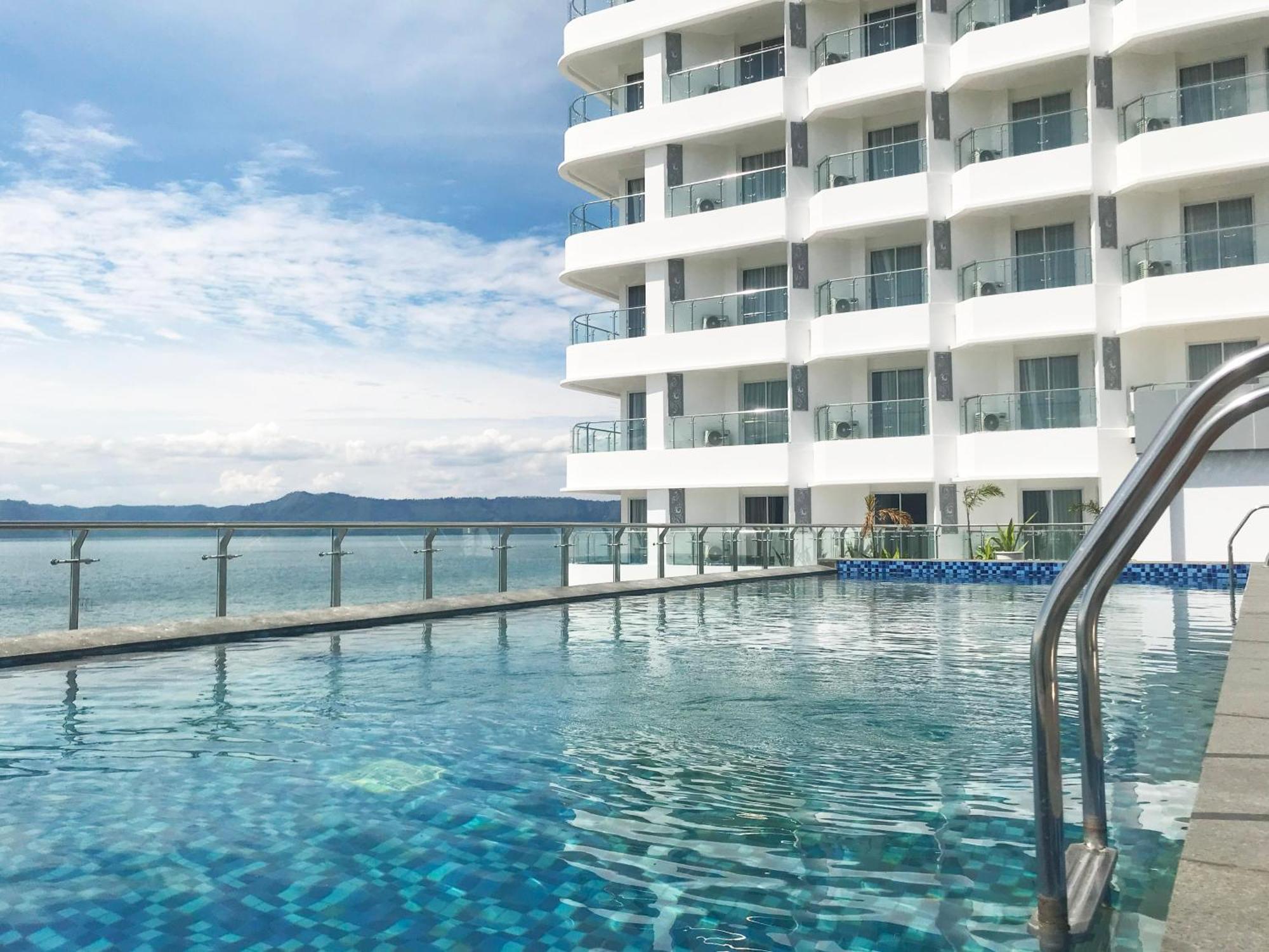 Labersa Hotel & Convention Center Samosir Sinapuran Extérieur photo